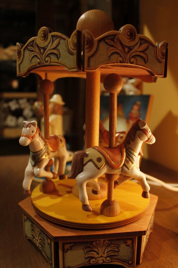 03-carillon-giostra-legno-da-collezione-per-bambini-bella-epoque-giostra-cavalli